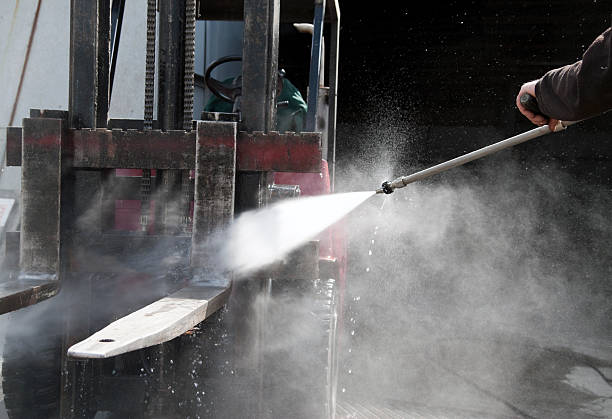Best Commercial Building Pressure Washing  in Dimondale, MI